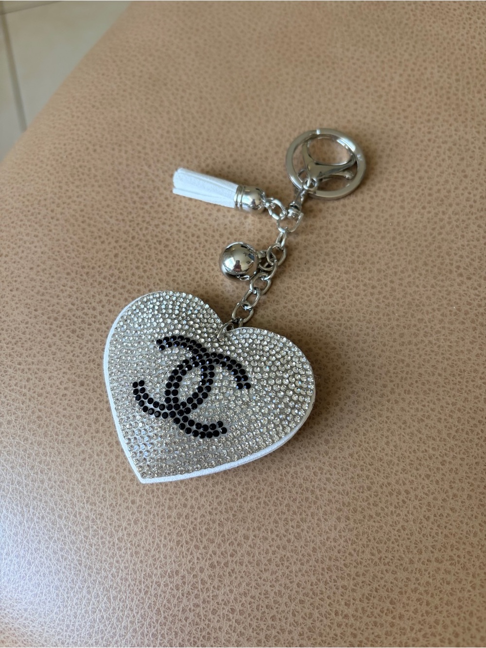 Sparkling Crystal Heart Keychain - White & Silver - Picture 4 of 5
